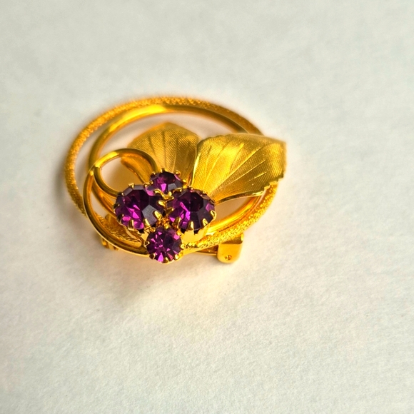 Brooch. Dark purple rhinestones. Vintage cluster - Picture 2 of 8